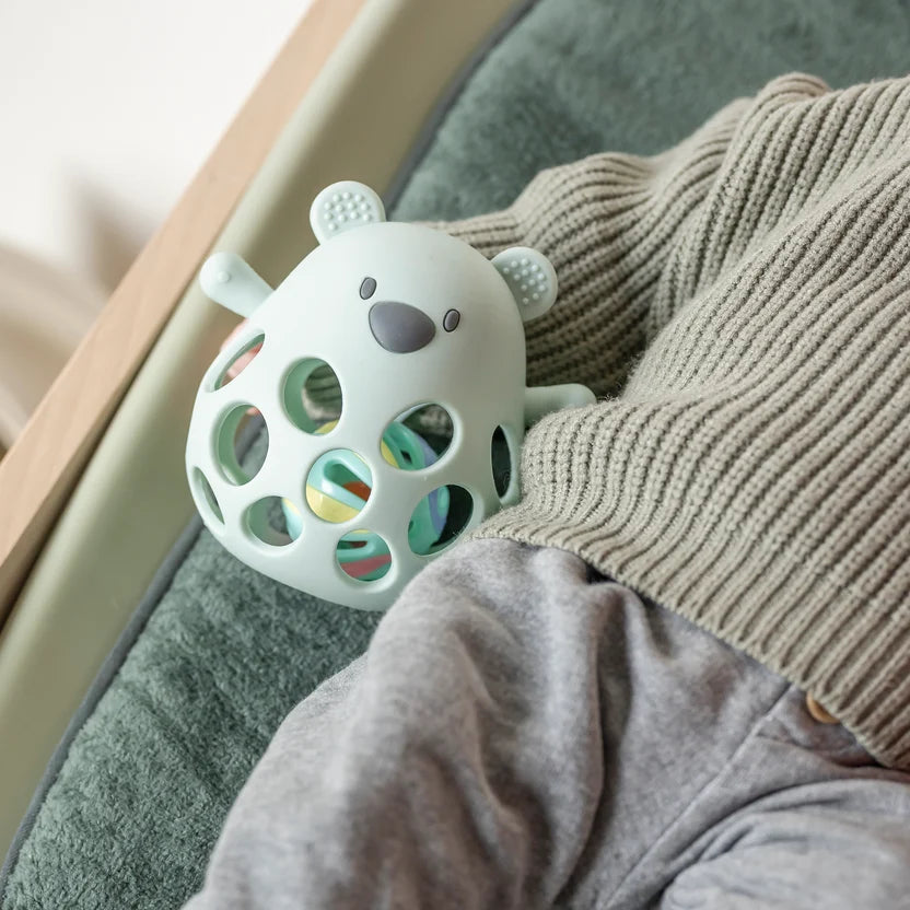 HOCHET EN SILICONE AVEC BALLE OURS